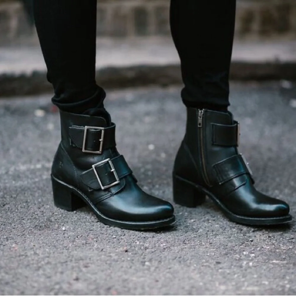 Frye Sabrina Double Buckle Vintage Academia Black Leather Block Heel Ankle Boot - Picture 4 of 16